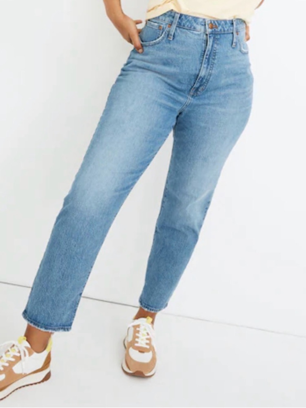 Madewell 29T Classic Straight Jeans in Nearwood Wash